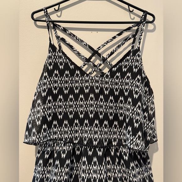 Speechless L Black and White Halter Dress - Picture 4 of 11